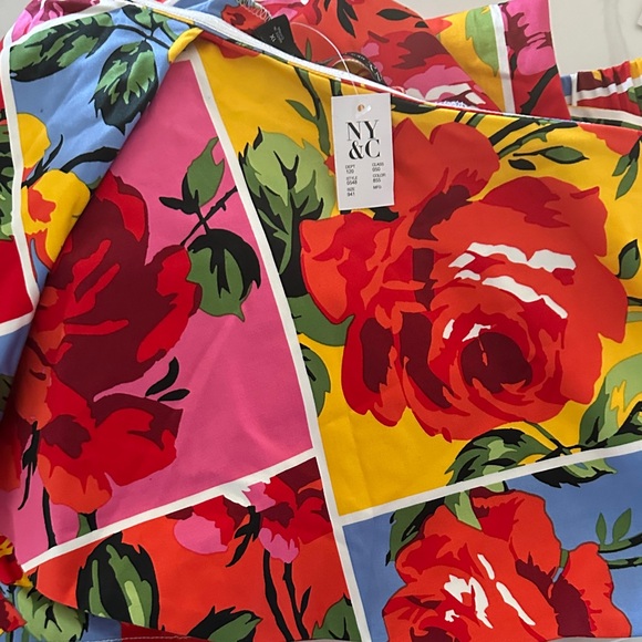 New York & Company Yellow Multi Floral Patchwork two piece crop top pantsuit - Picture 2 of 3